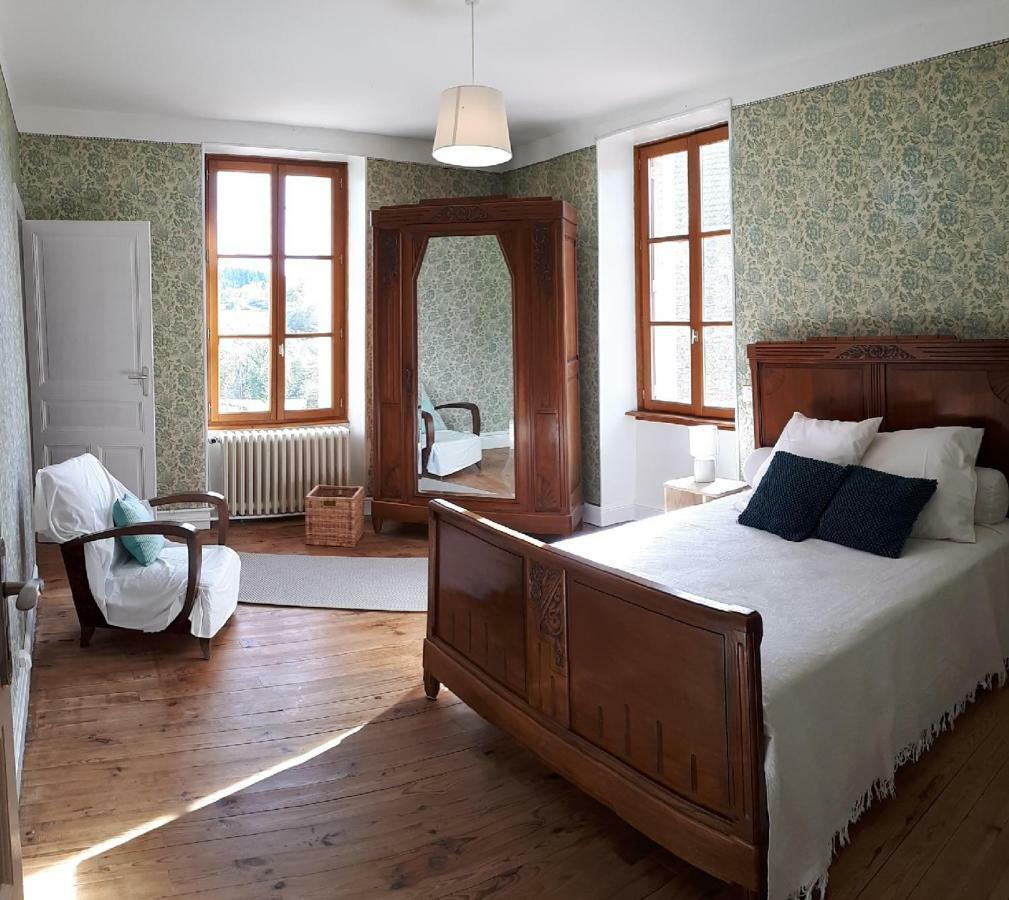 Grand Gite Maison D Alice Auvergne - 15 Personnes Saint-Bonnet-les-Quarts Eksteriør billede